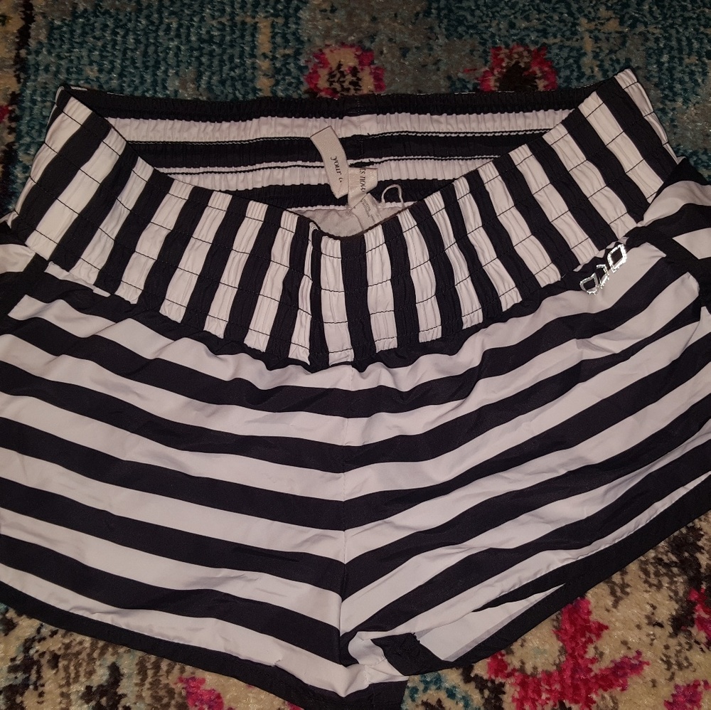 Lorna Jane active shorts
